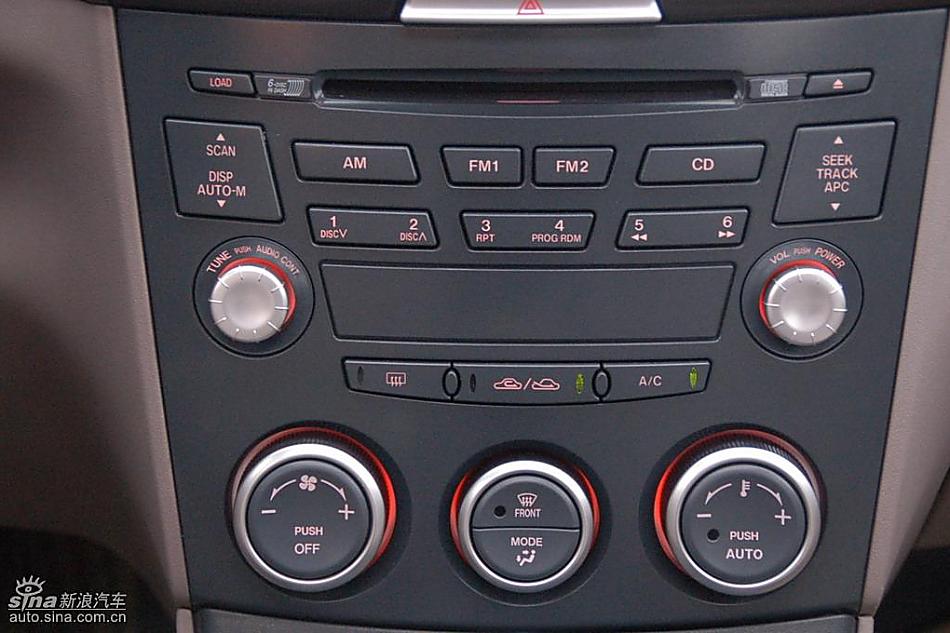 08款一汽奔腾6MT内饰