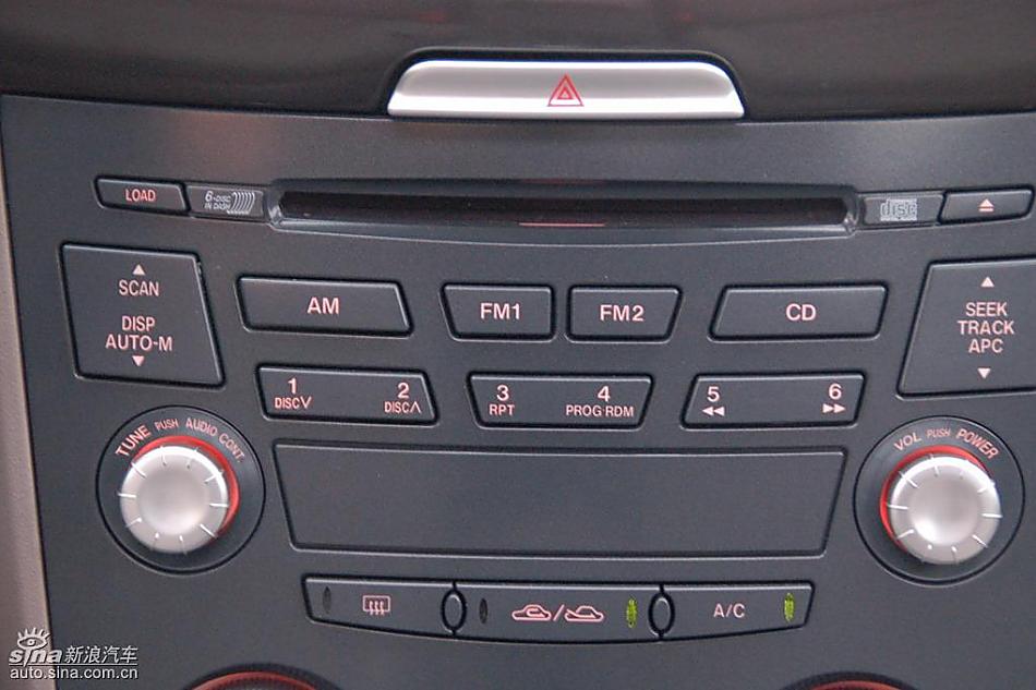 08款一汽奔腾6MT内饰