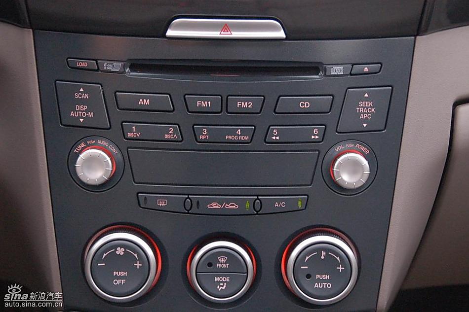 08款一汽奔腾6MT内饰