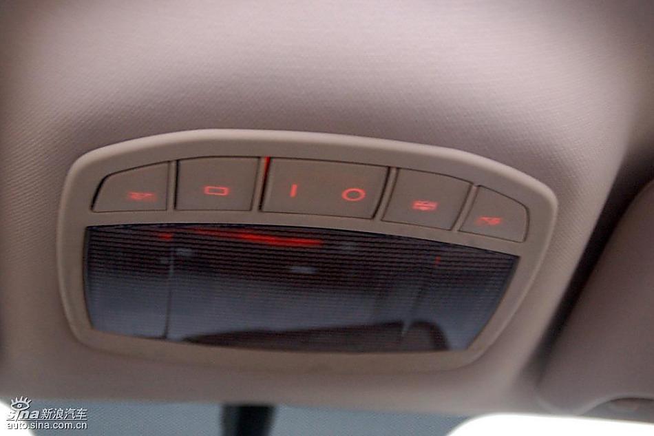 08款一汽奔腾6MT内饰