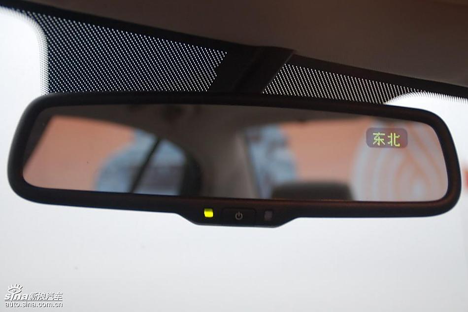 08款一汽奔腾6MT内饰