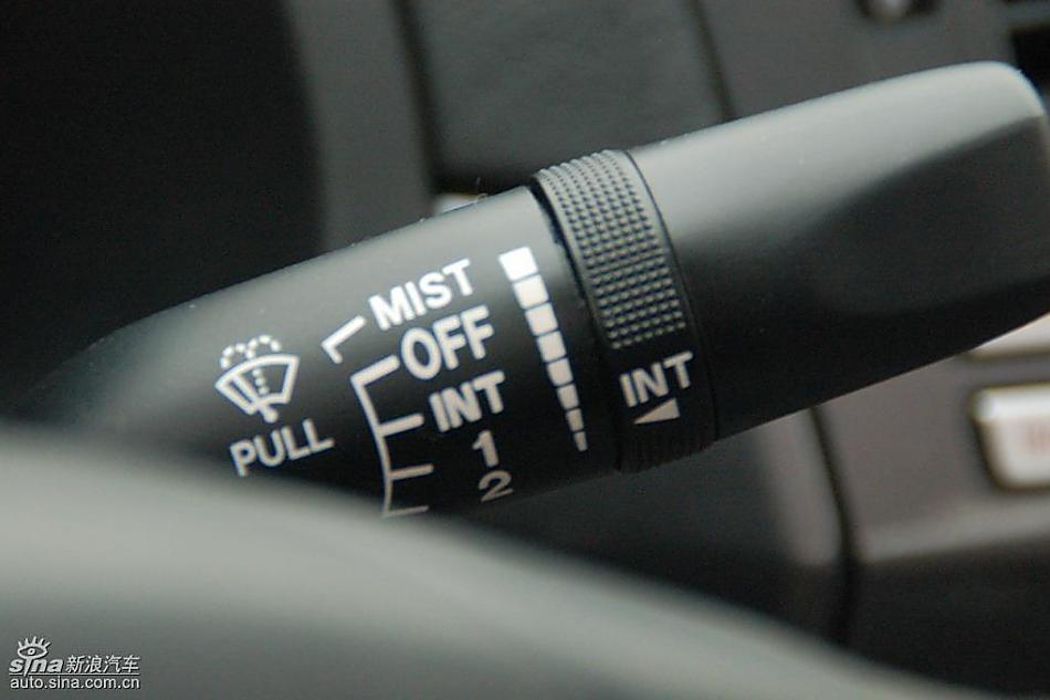 08款一汽奔腾6MT内饰