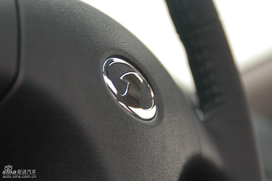 08款一汽奔腾6MT内饰