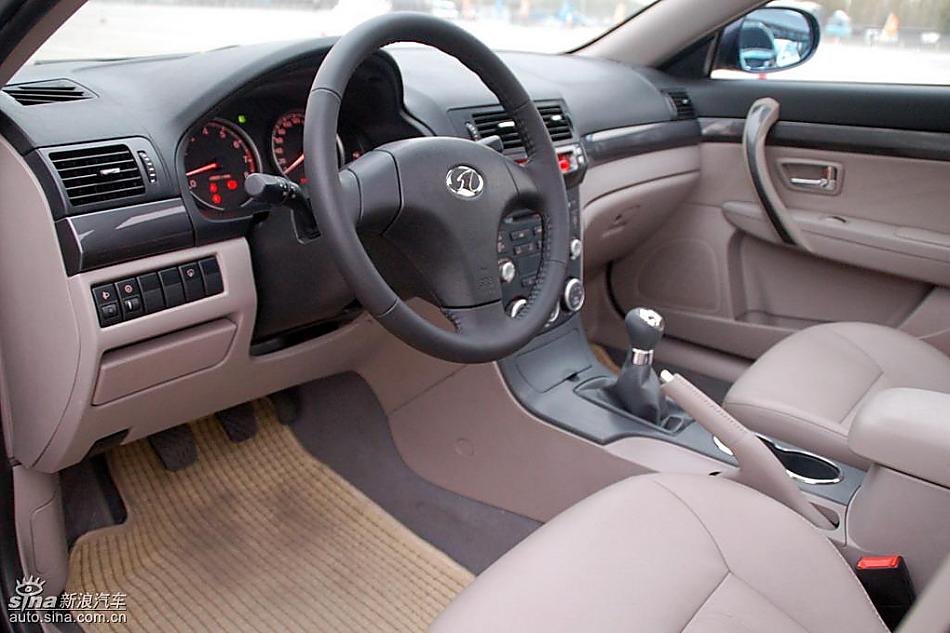 08款一汽奔腾6MT内饰