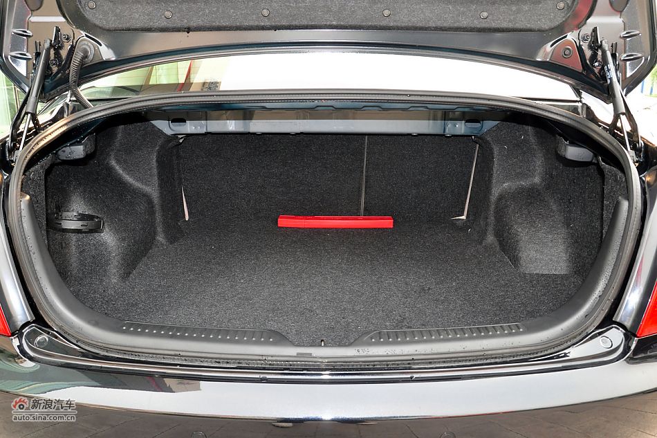 2011款奔腾B70高清到店实拍