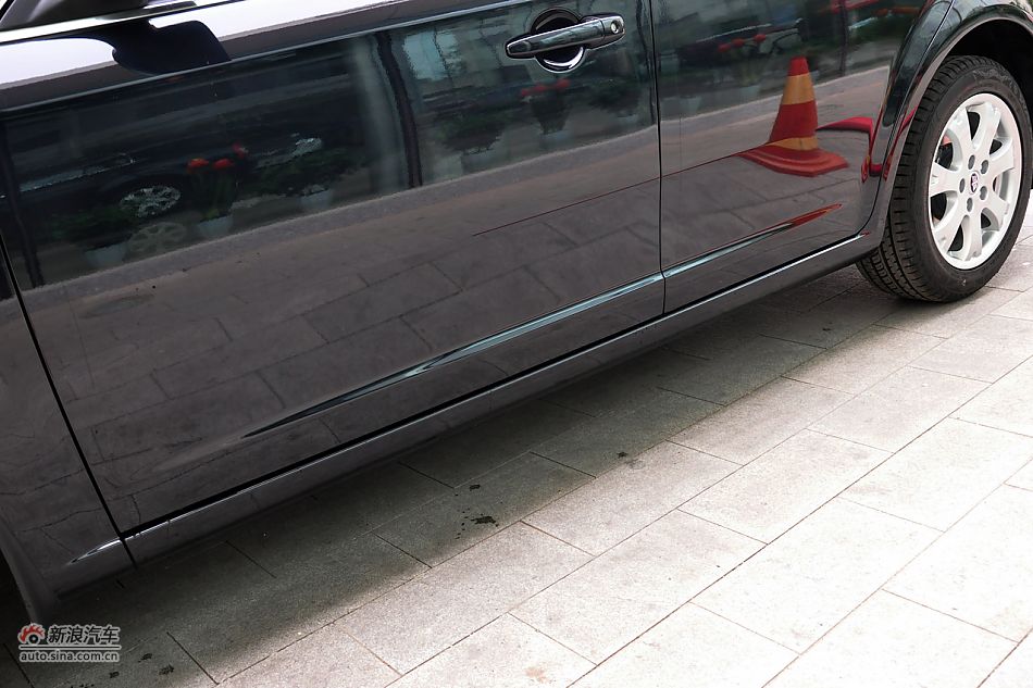 2011款奔腾B70高清到店实拍