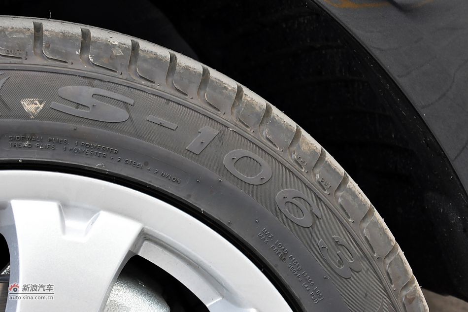 2011款奔腾B70高清到店实拍