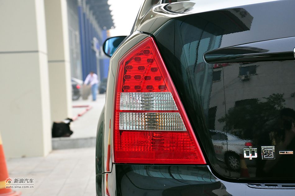 2011款奔腾B70高清到店实拍