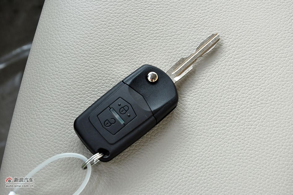 2011款奔腾B70高清到店实拍