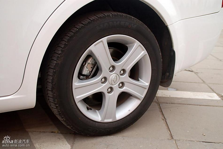 08款一汽奔腾6MT外观