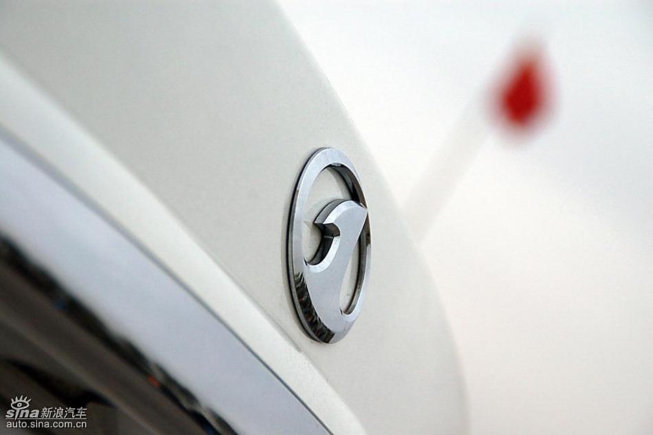 08款一汽奔腾6MT外观