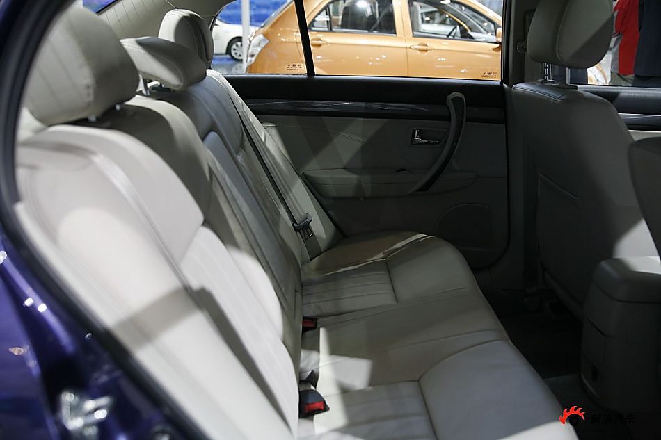 一汽2010款奔腾B70