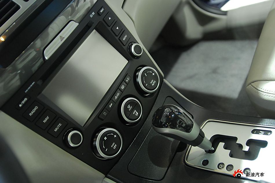 一汽2010款奔腾B70