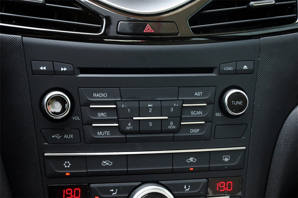 2014款 2.0L AT 豪华型 内饰