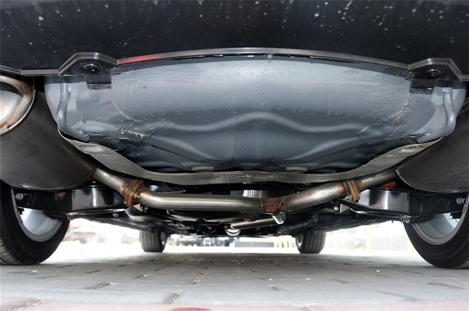 2014款 2.0L AT 豪华型 引擎底盘