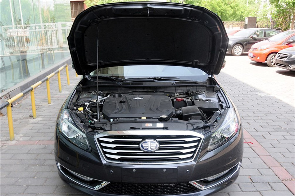 2014款 2.0L AT 豪华型 引擎底盘