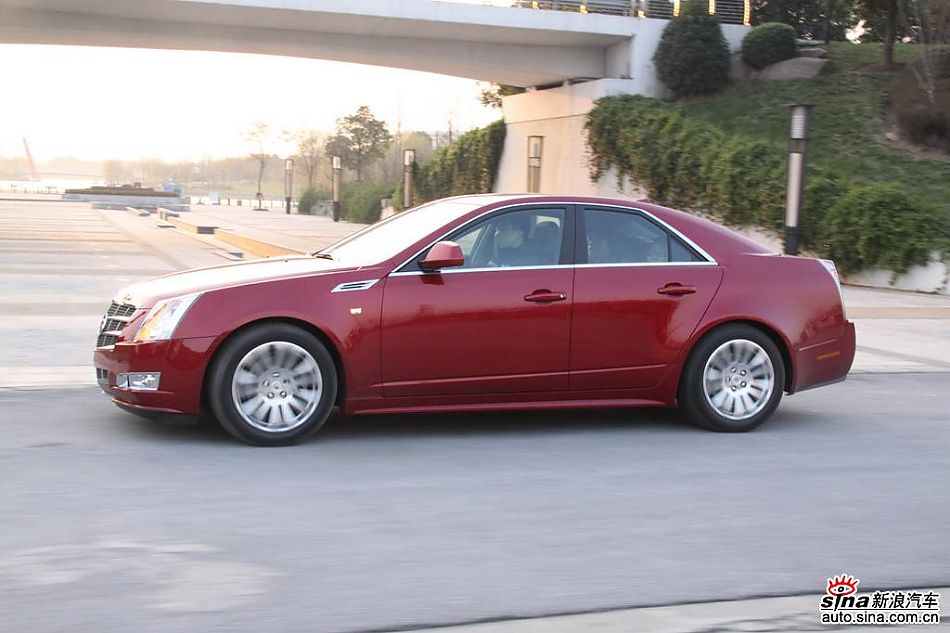 2010款凯迪拉克CTS 3.0豪华运动版外观
