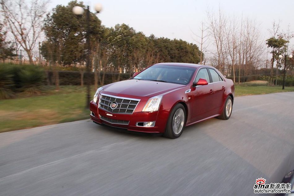 2010款凯迪拉克CTS 3.0豪华运动版外观