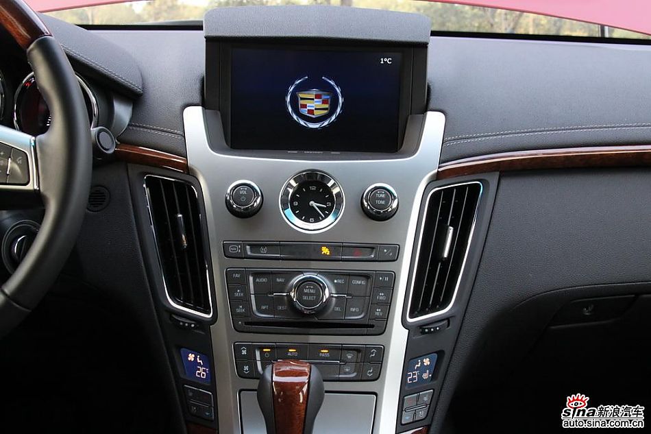 2010款凯迪拉克CTS 3.0豪华运动版内饰