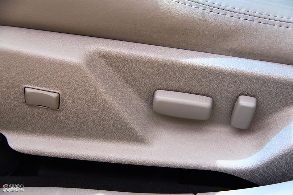 凯迪拉克CTS Wagon内饰实拍图