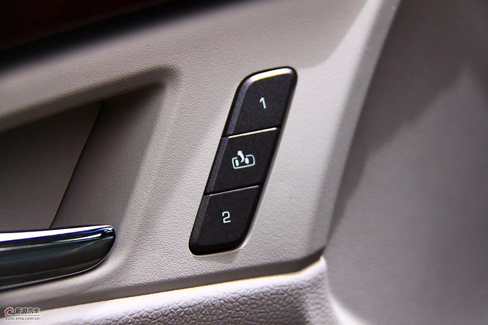 凯迪拉克CTS Wagon内饰实拍图