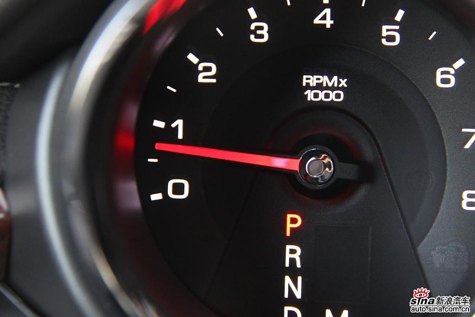 2010款凯迪拉克CTS 3.0豪华运动版内饰