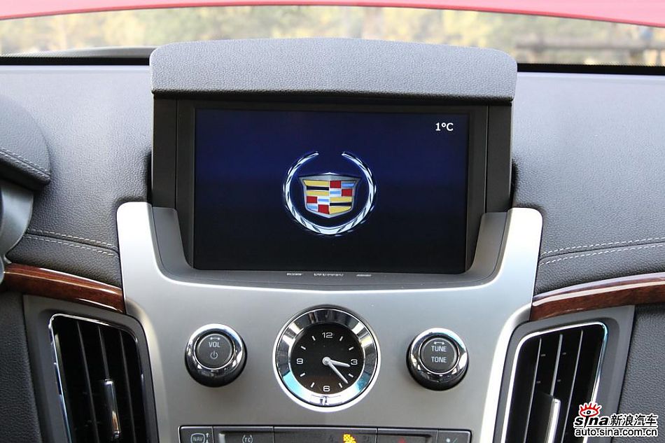2010款凯迪拉克CTS 3.0豪华运动版内饰