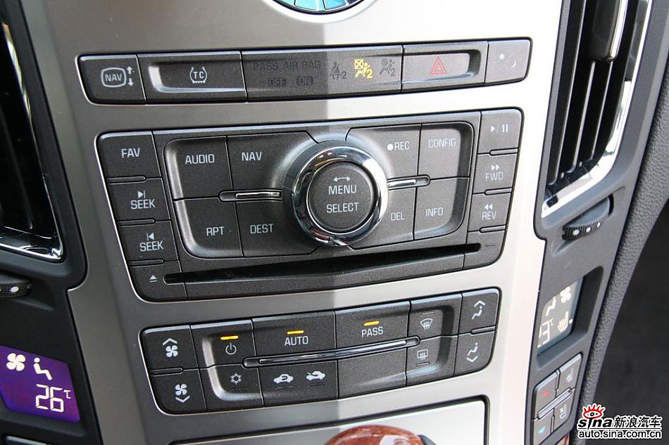 2010款凯迪拉克CTS 3.0豪华运动版内饰