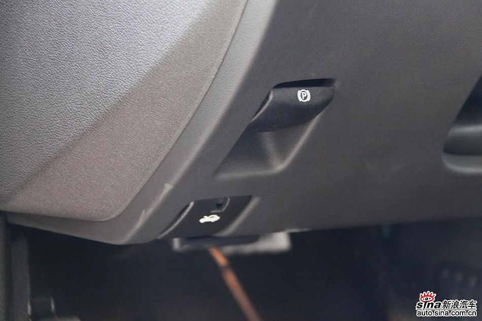2010款凯迪拉克CTS 3.0豪华运动版内饰