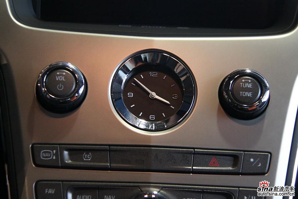 2010款凯迪拉克CTS 3.0豪华运动版内饰