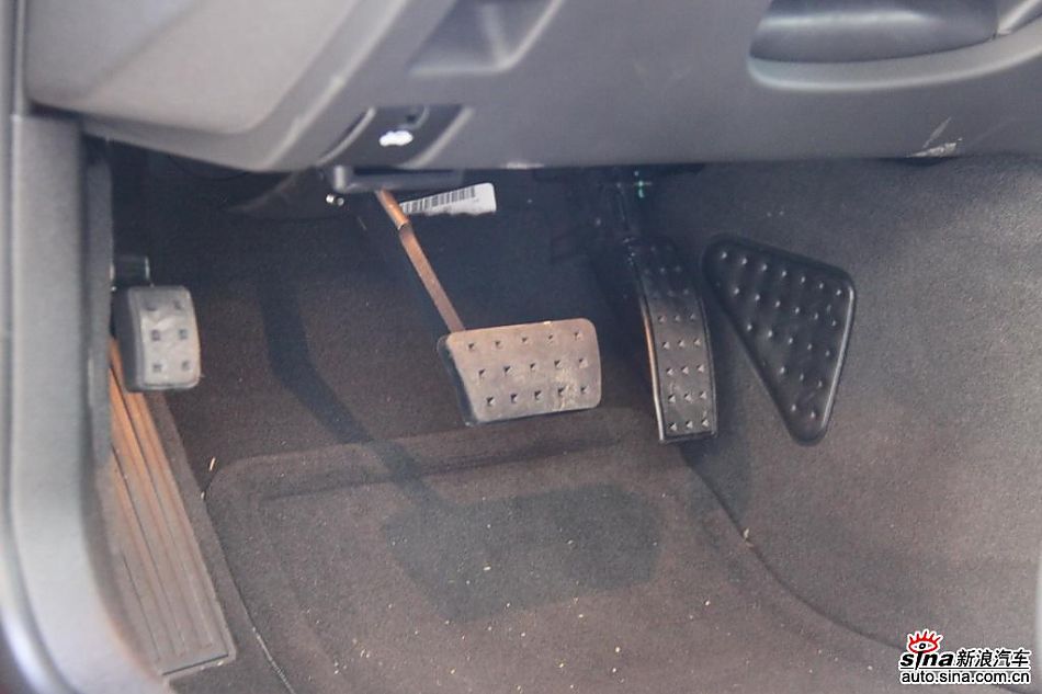 2010款凯迪拉克CTS 3.0豪华运动版内饰