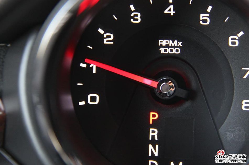 2010款凯迪拉克CTS 3.0豪华运动版内饰