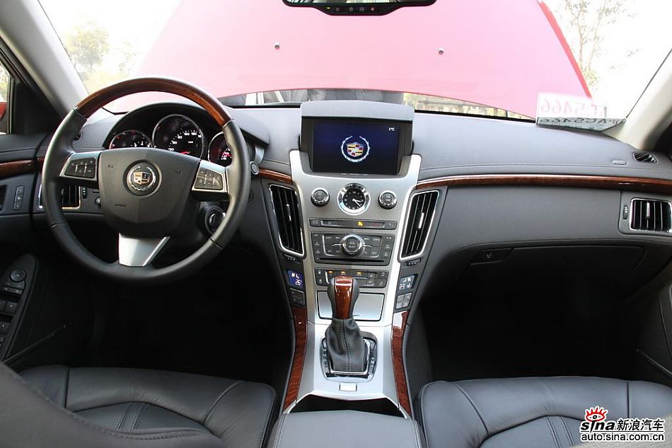 2010款凯迪拉克CTS 3.0豪华运动版内饰