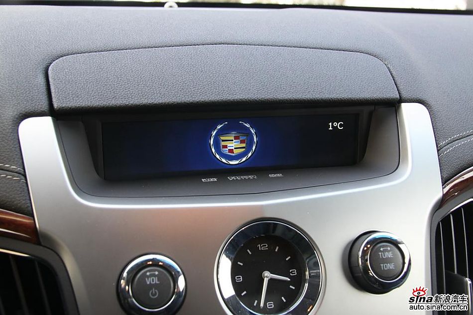 2010款凯迪拉克CTS 3.0豪华运动版内饰
