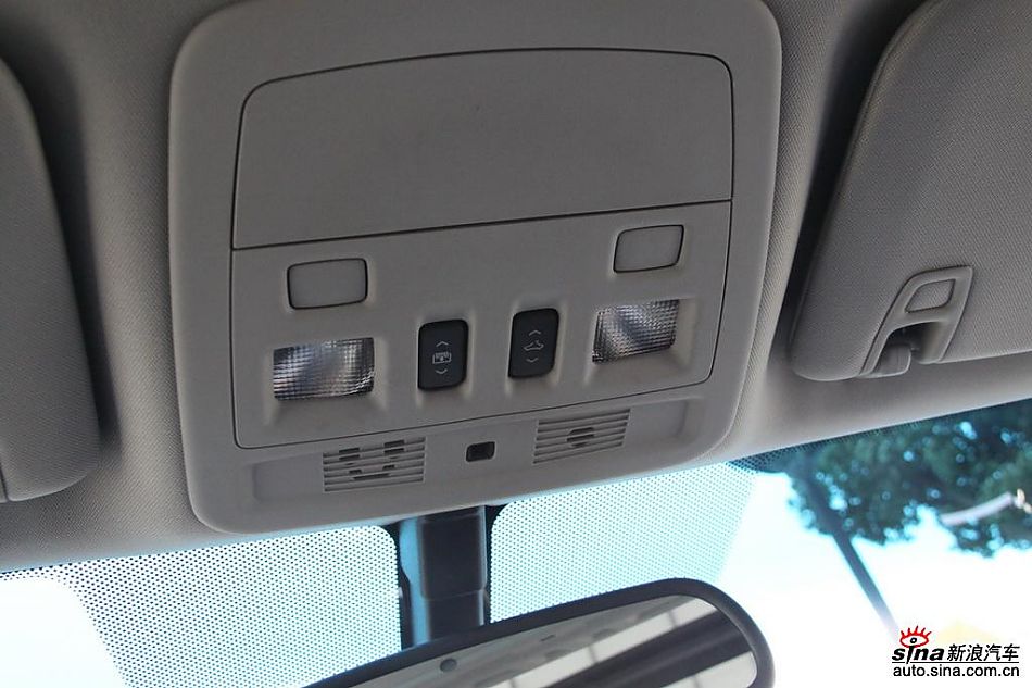 2010款凯迪拉克CTS 3.0豪华运动版内饰