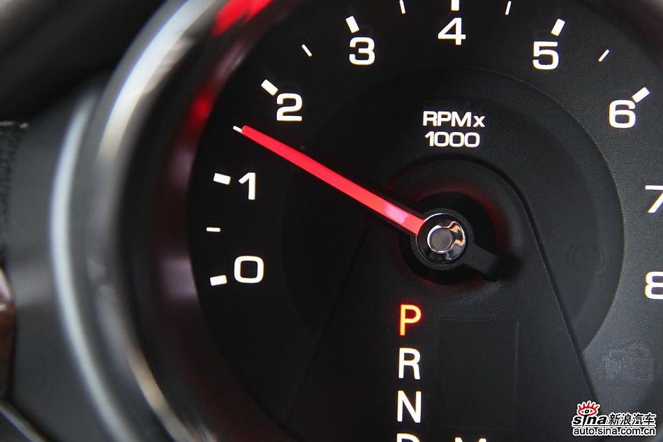 2010款凯迪拉克CTS 3.0豪华运动版内饰