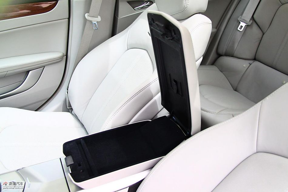 凯迪拉克CTS Wagon内饰实拍图
