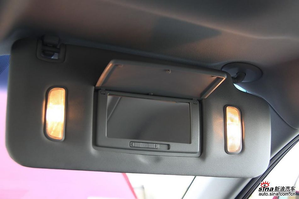 2010款凯迪拉克CTS 3.0豪华运动版内饰