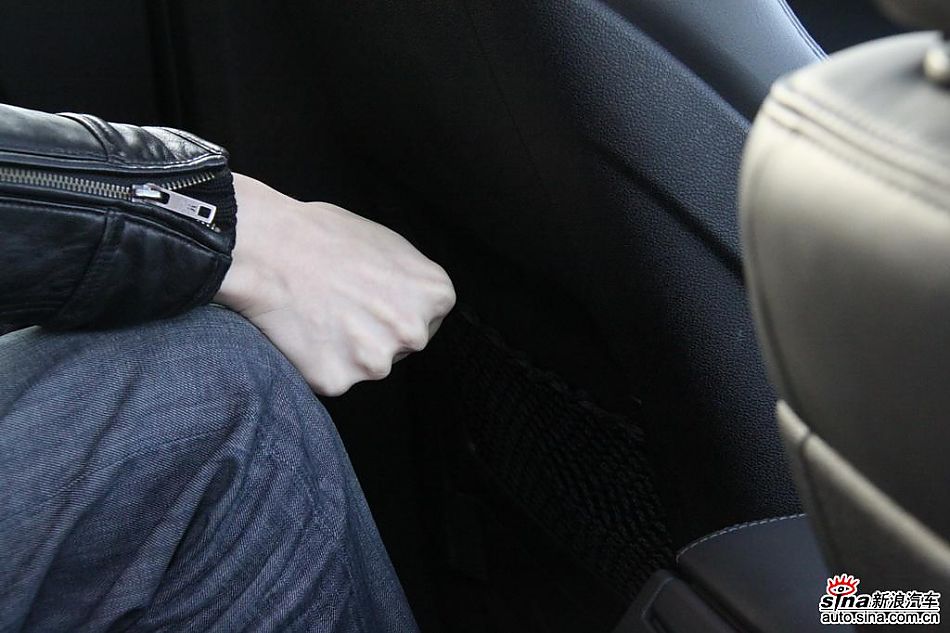 2010款凯迪拉克CTS 3.0豪华运动版内饰