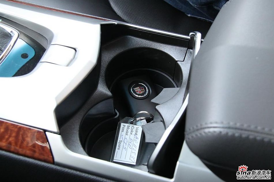 2010款凯迪拉克CTS 3.0豪华运动版内饰