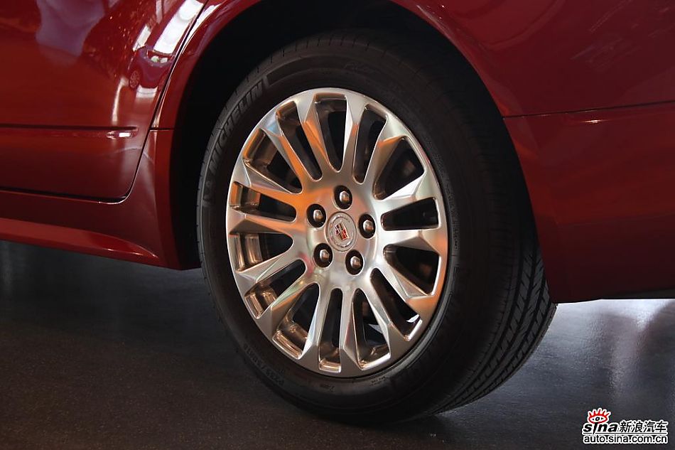 2010款凯迪拉克CTS 3.0豪华运动版外观