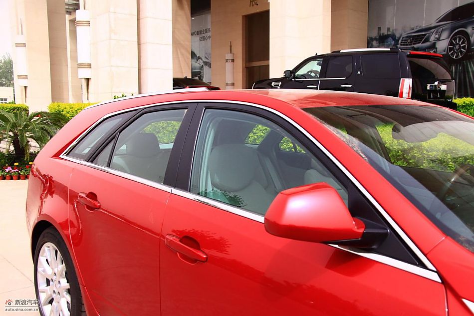 凯迪拉克CTS Wagon外观实拍图