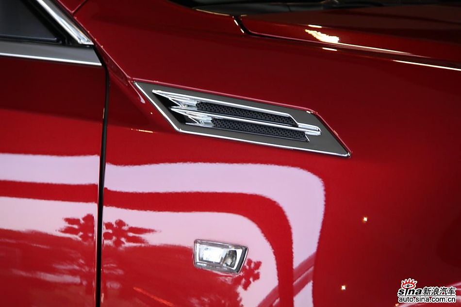 2010款凯迪拉克CTS 3.0豪华运动版外观