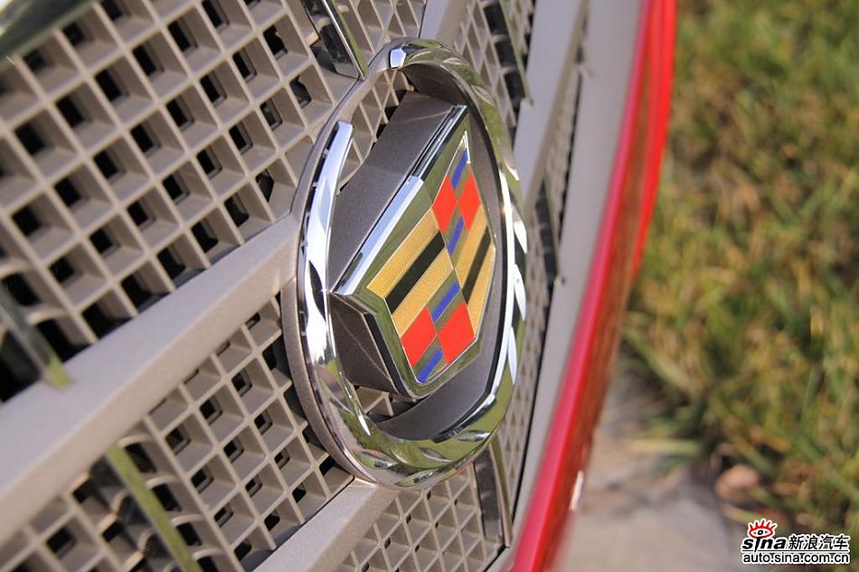 2010款凯迪拉克CTS 3.0豪华运动版外观