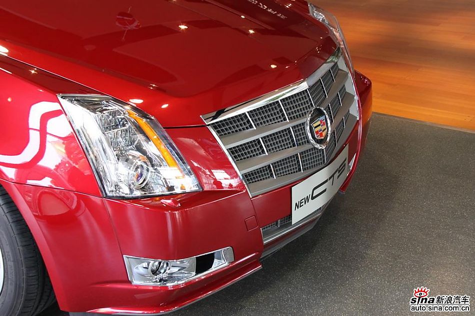 2010款凯迪拉克CTS 3.0豪华运动版外观