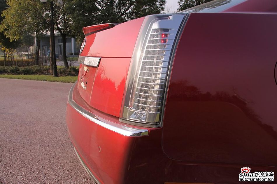 2010款凯迪拉克CTS 3.0豪华运动版外观