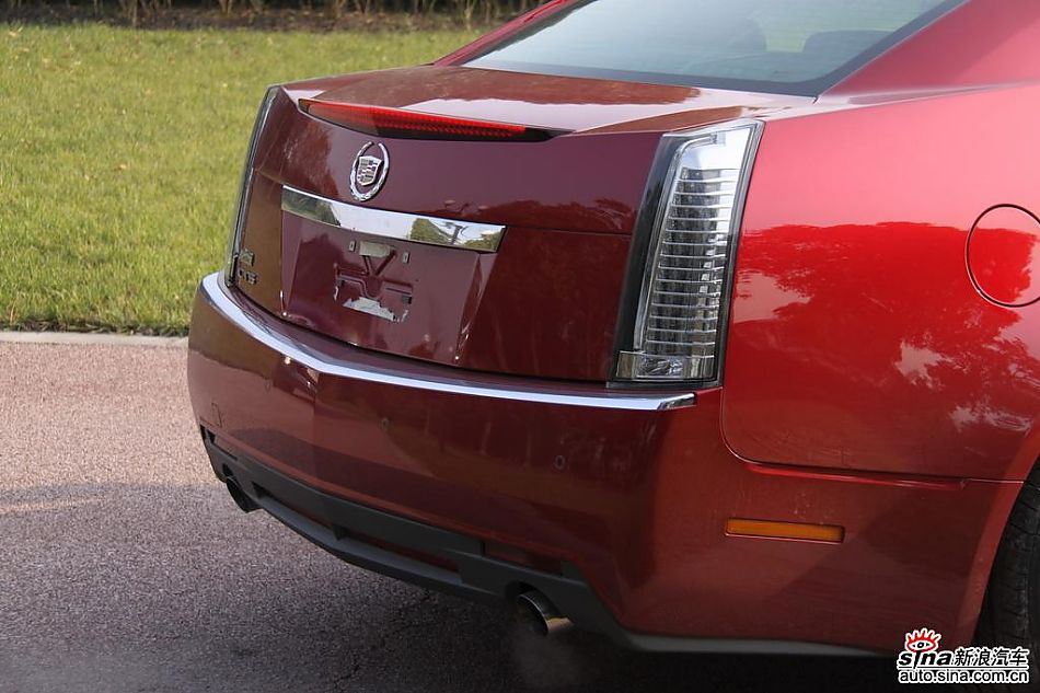 2010款凯迪拉克CTS 3.0豪华运动版外观