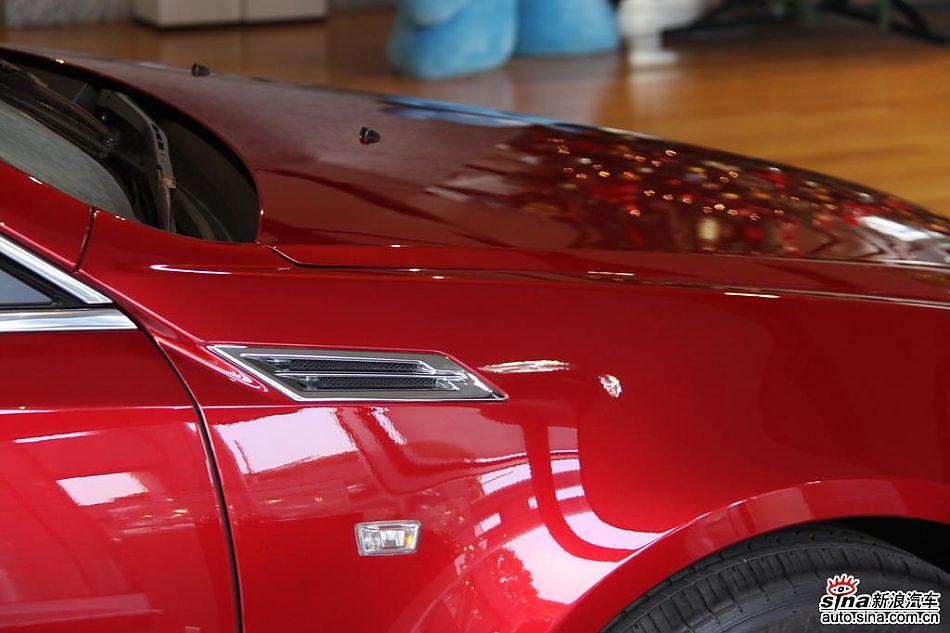 2010款凯迪拉克CTS 3.0豪华运动版外观