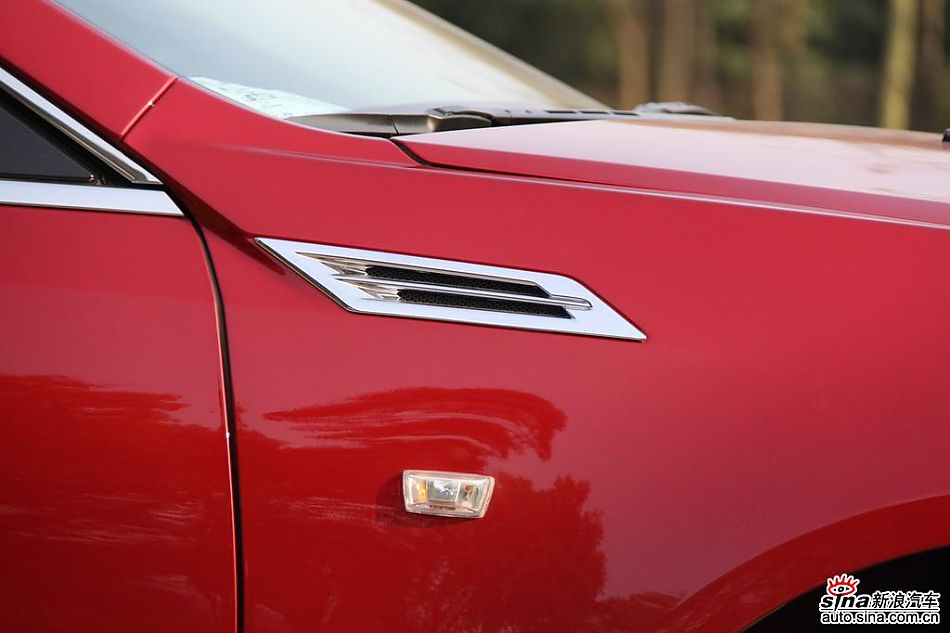2010款凯迪拉克CTS 3.0豪华运动版外观