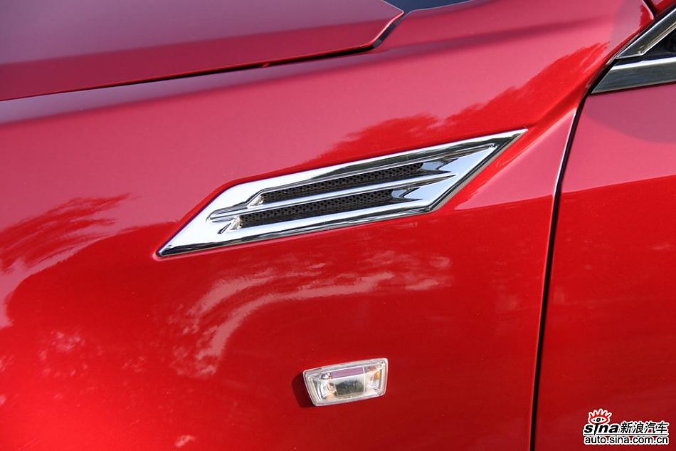 2010款凯迪拉克CTS 3.0豪华运动版外观